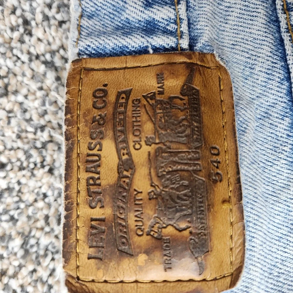 Levi‎ Strauss Signature 540 Relaxed Fit Light Wash Distressed Blue Jeans 38x31